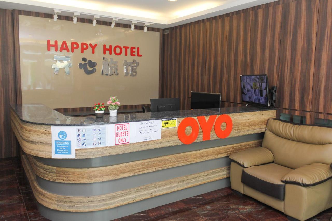 Oyo 90027 Happy Hotel Johor Bahru Luaran gambar